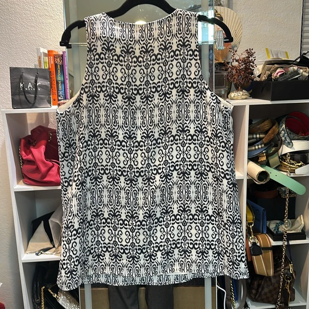 Navy blue and White Patterned Women's Top - Picture 6 of 6